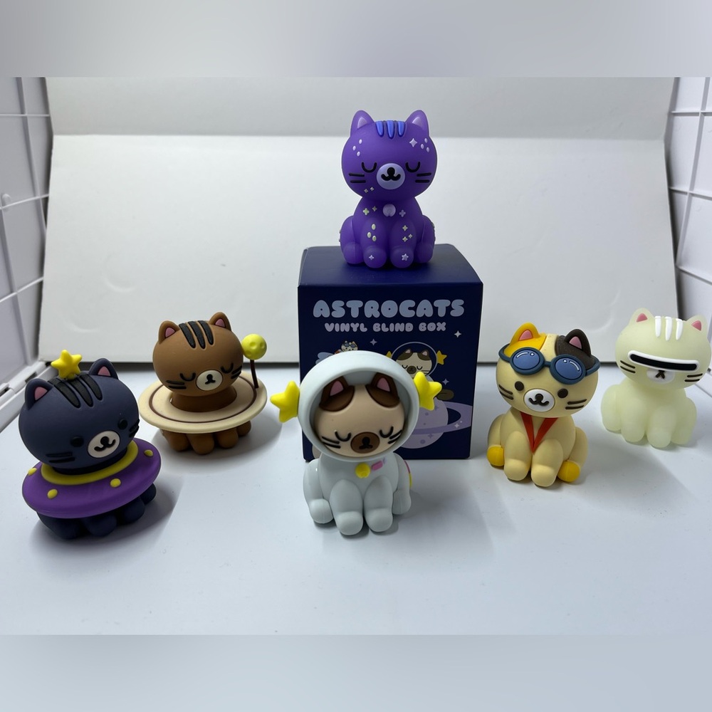Astrocats Vinyl Blind Box Figures